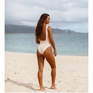 Lainsnow one piece swimsuit